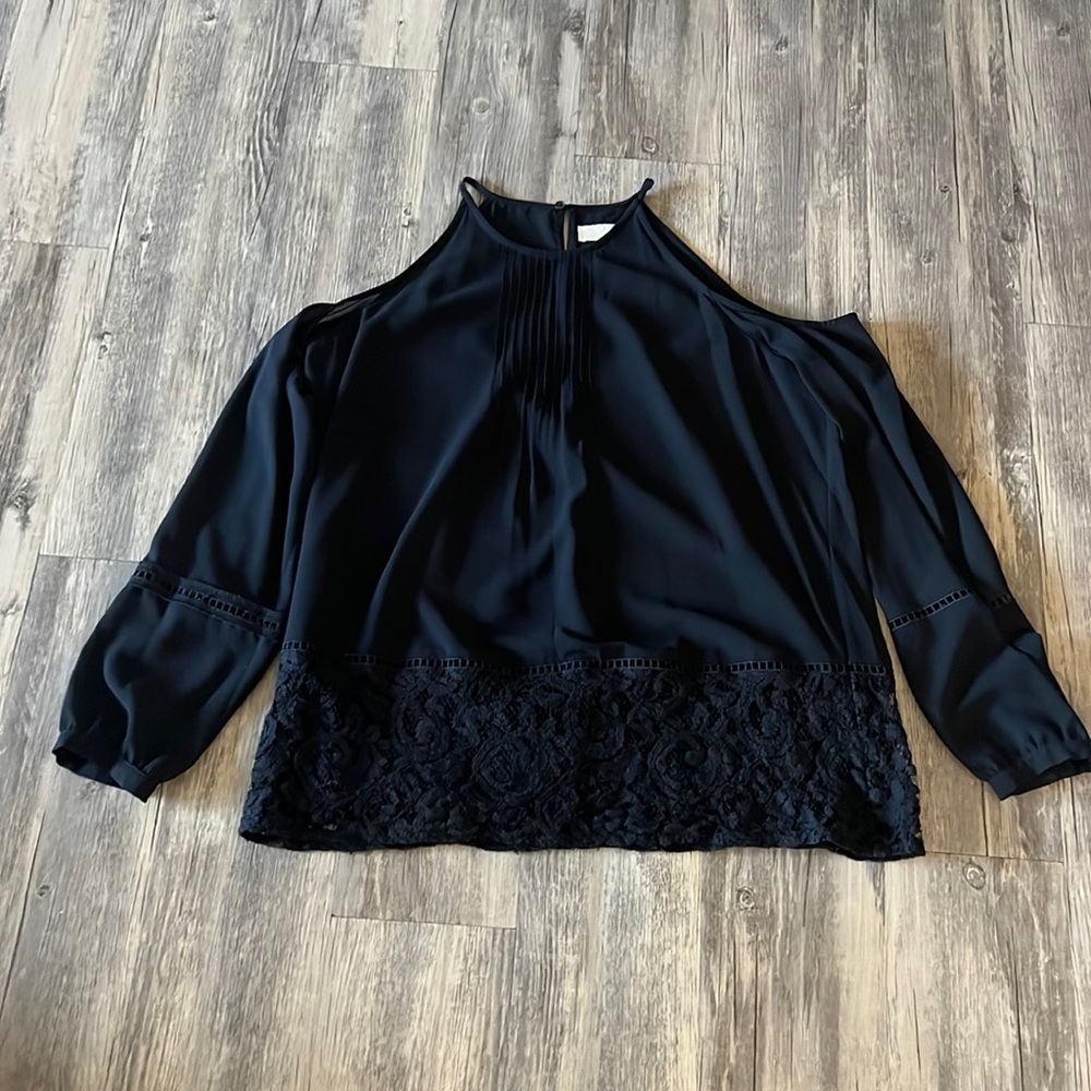 Michael Kors cold shoulder black blouse with lace detail, sz XL